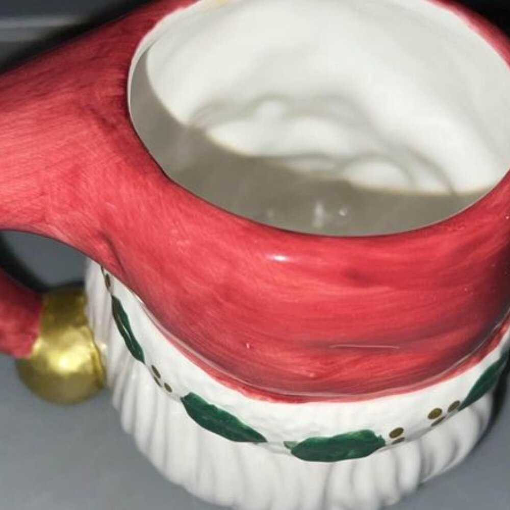 Santa Mug - Picture 2 of 3
